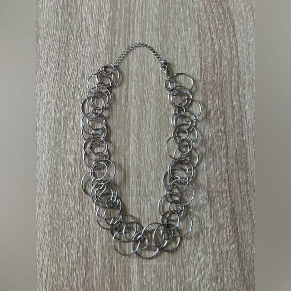 NWOT … Going In Circles Silver Plated Necklace - Picture 1 of 1
